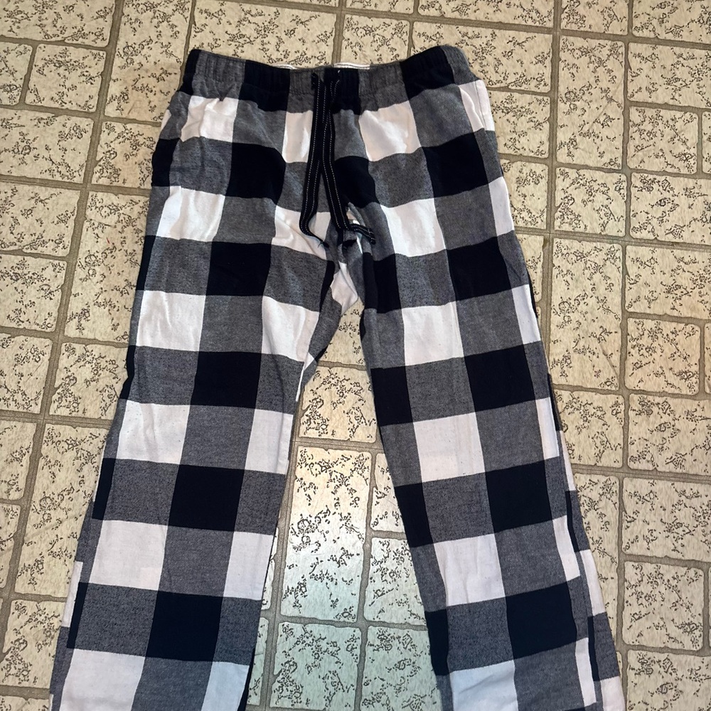 Plaid Bottoms in Black and White